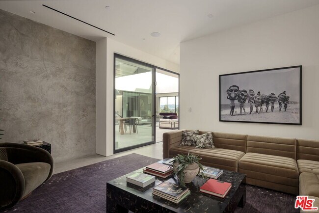 Building Photo - 5208 Sanchez Dr