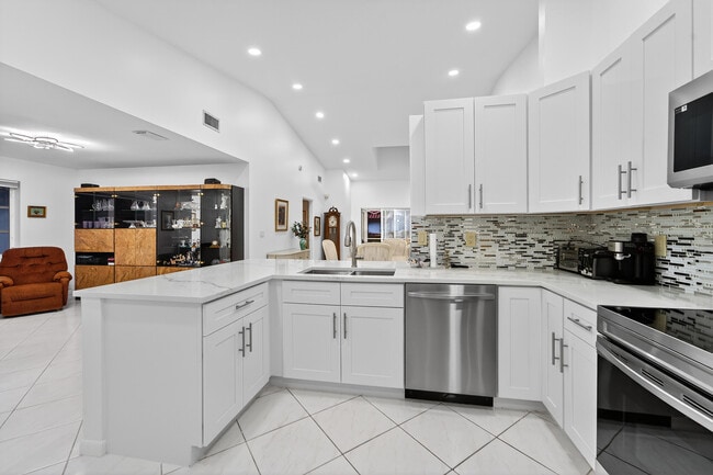 Building Photo - 6147 Waldwick Cir