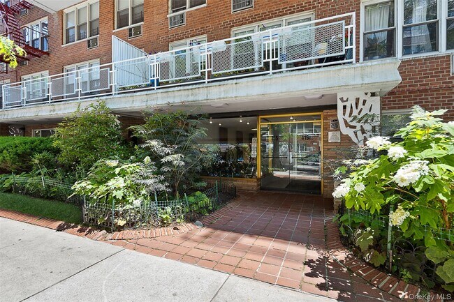 Building Photo - 415 Argyle Rd