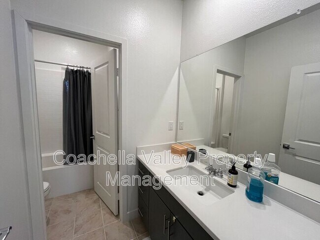 Building Photo - 76279 Cambridge Dr