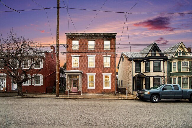 Building Photo - 145 S Pitt St