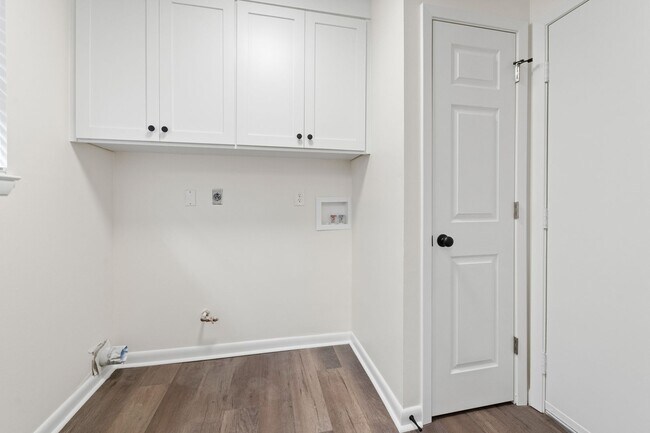 Building Photo - 3 BD 2 BA