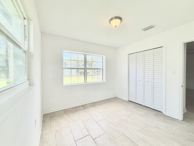 Building Photo - 2125 Mark Ave