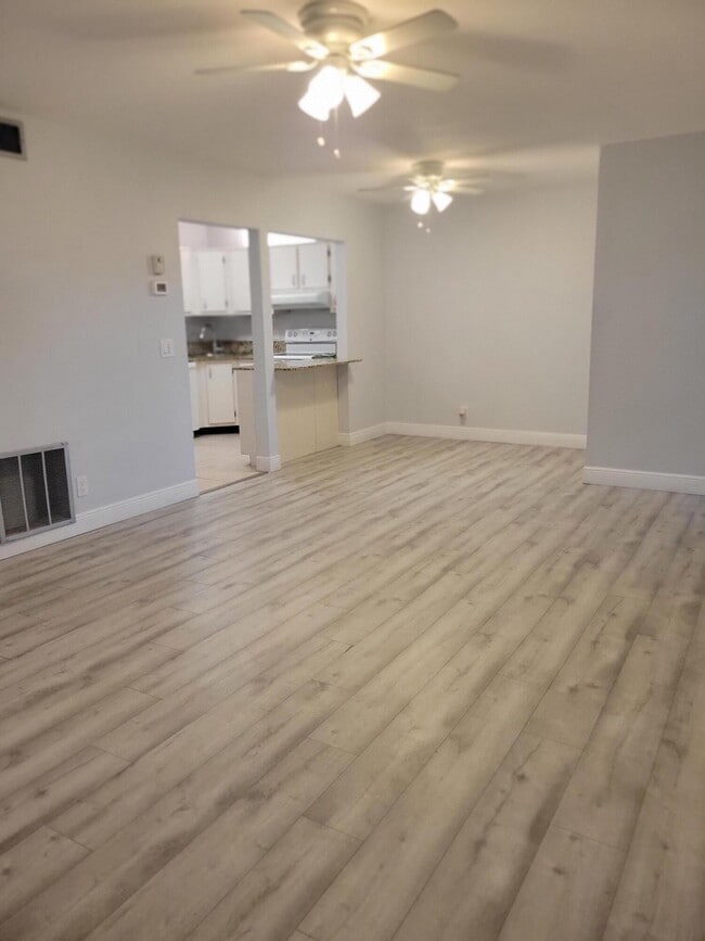 Building Photo - 5993 La Pinata Blvd