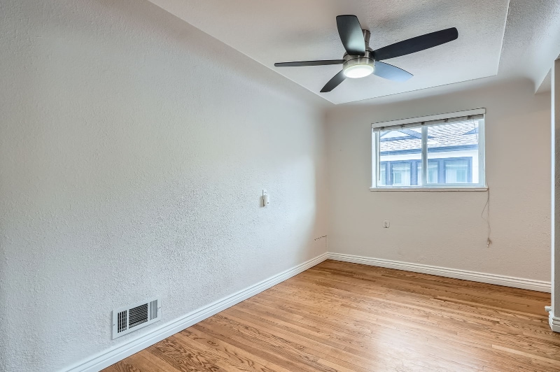 Building Photo - 2430 W 39th Ave