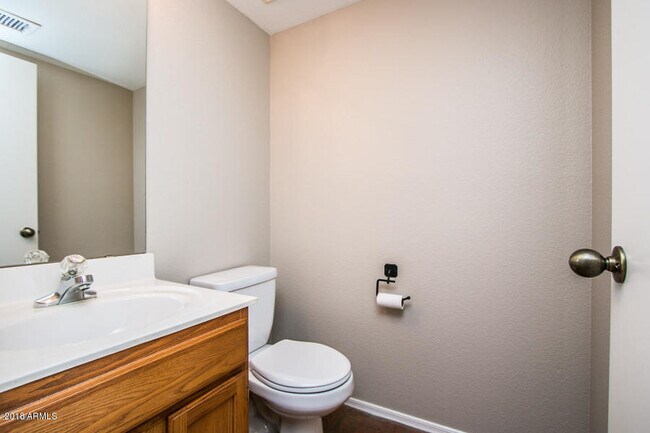 Building Photo - 4632 E Danbury Rd