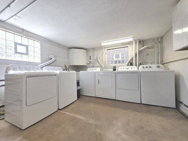 Building Photo - 315 W Prospect Ave