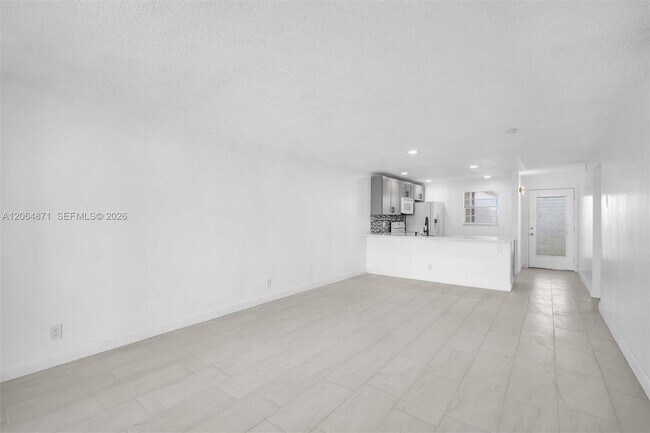 Building Photo - 2601 NE 3rd Ct