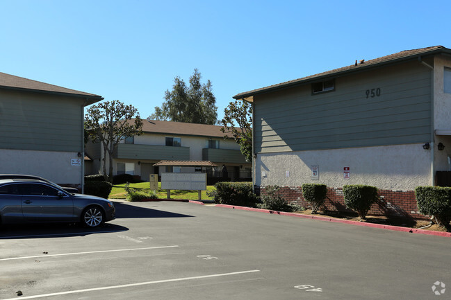 Building Photo - Shannon Arms Apartments