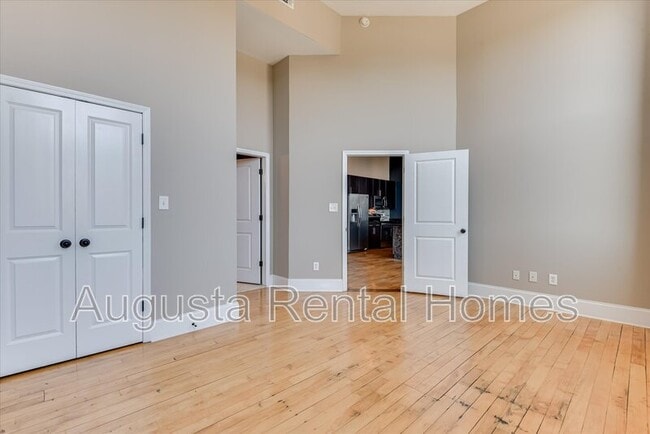 Building Photo - 936 Broad St