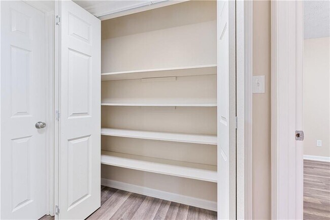 Building Photo - 103 Sterling Ct