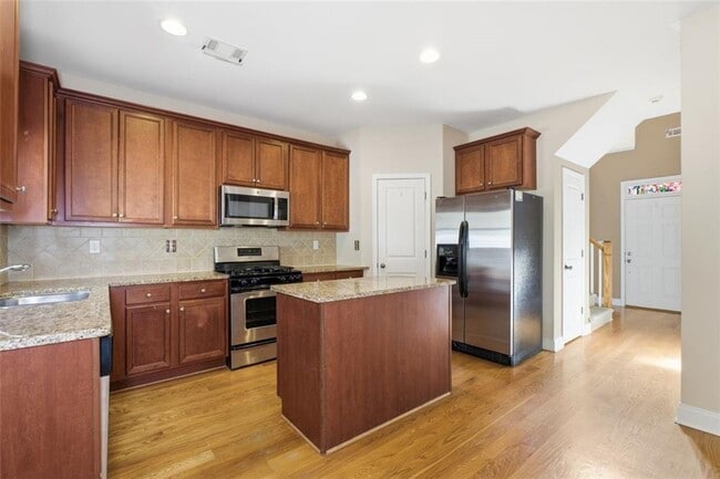 Building Photo - 2532 Village Creek Landing SE