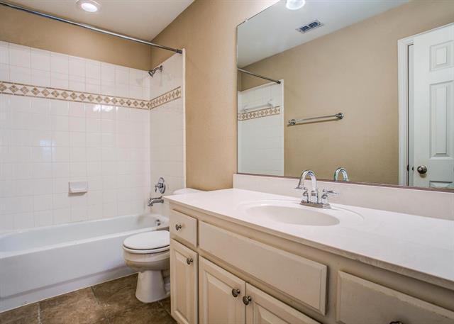 Building Photo - 935 Crestmoor Dr