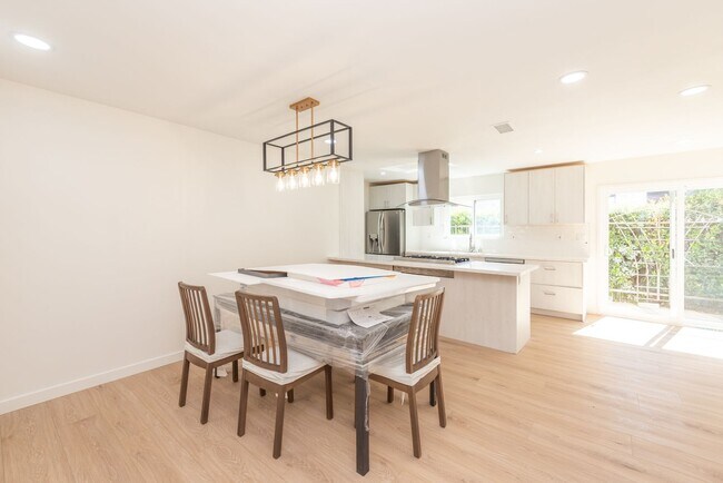 Building Photo - Completely Renovated 4 Bed / 3 Bath Home for Rent in Prime Tustin