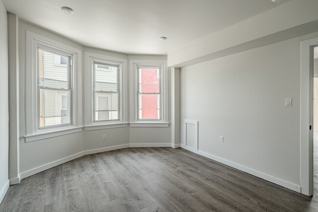 Building Photo - 324-326 Darby Rd-1R