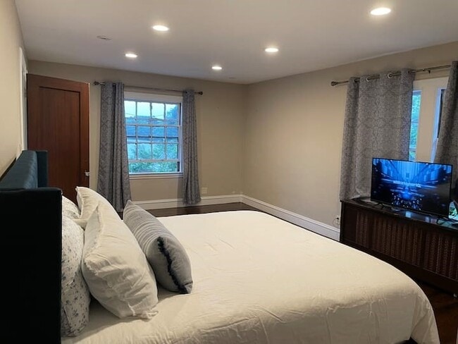 Building Photo - 108 Dexter Rd