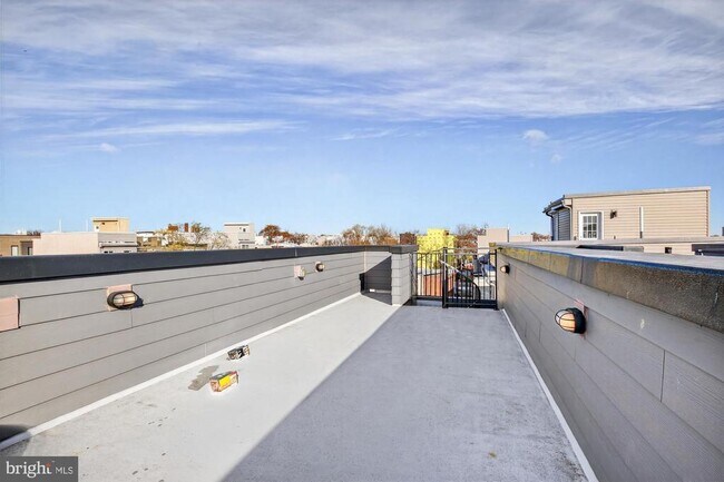 Building Photo - 431 W Norris St