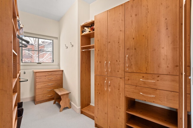 Building Photo - 501 Rio Grande Pl