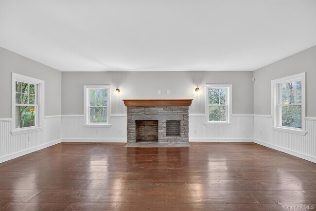 Building Photo - 955 Peach Lake Rd