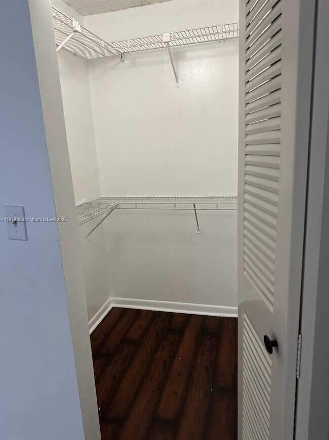 Building Photo - 14930 SW 82nd Terrace