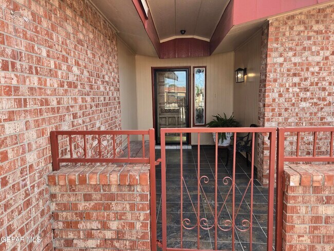 Building Photo - 11188 Shoreline Dr