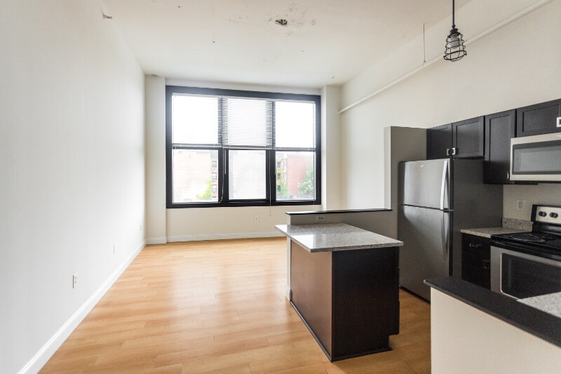 Primary Photo - 4600 Woodward Ave