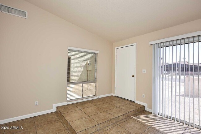 Building Photo - 5138 W Vogel Ave