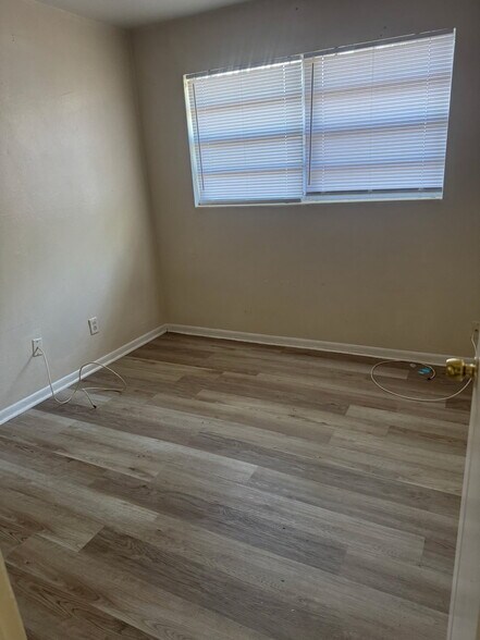 Building Photo - 4839 Rochdale Rd