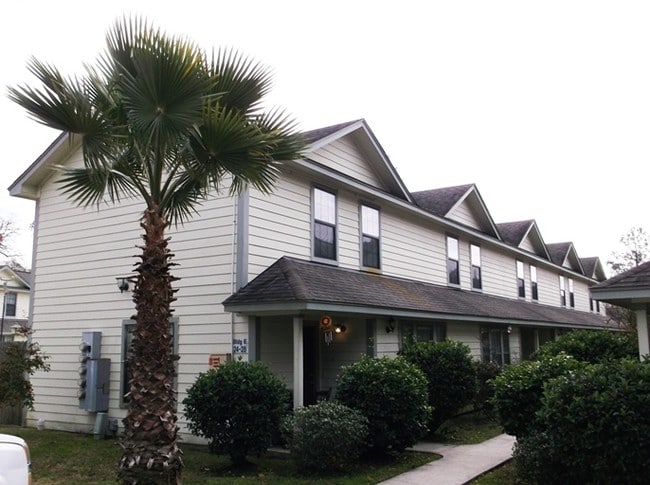 Building Photo - Gilbert House Townhomes