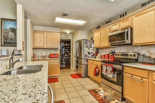Building Photo - 5302 Palo Duro Dr
