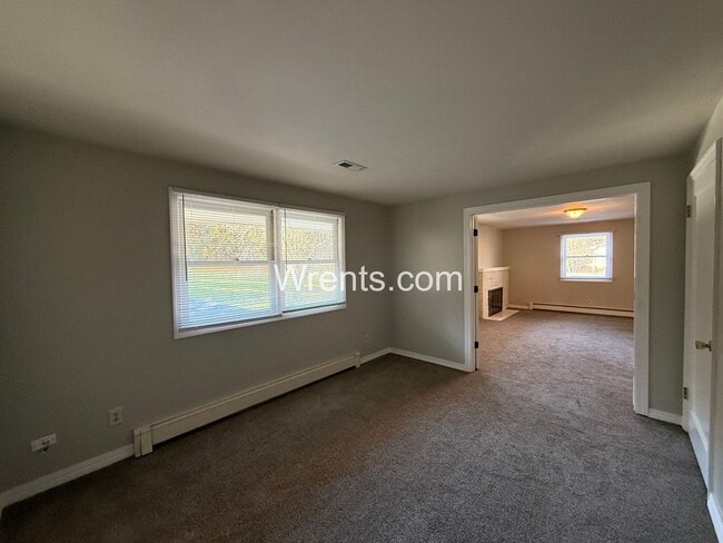 Building Photo - Spacious 6-Bedroom Home with Pool & Multiple Fireplaces – Great Northside Location!