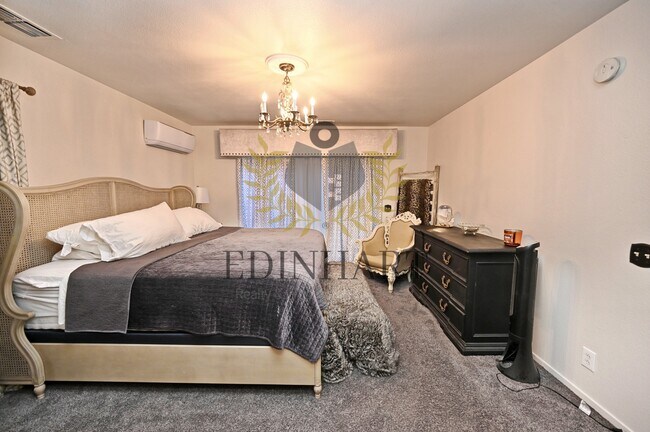 Building Photo - 360 E Terrace Ave