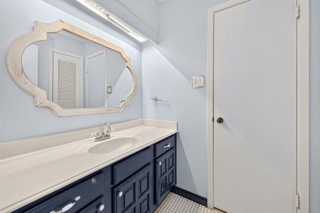 Building Photo - 6138 Gallant Forest Dr