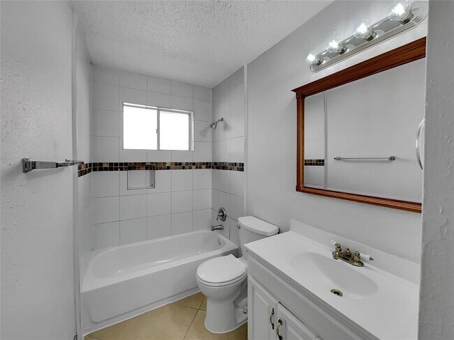 Building Photo - 17103 Costero Dr