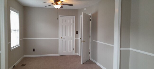 Building Photo - 2 bedroom 2 Bath home located off North Access Road in Chattanooga TN