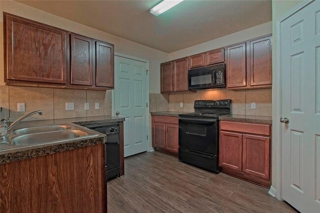 Building Photo - 1002 Drover's Cove