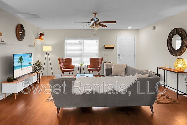 Building Photo - 124 Larkspur Dr