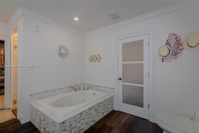 Building Photo - 8500 SW 70th St