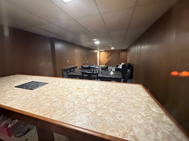 Building Photo - Welcome to this gem located in the heart of Perry township!