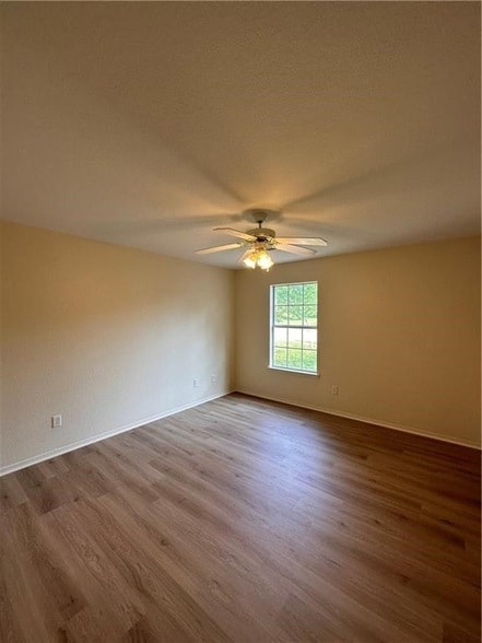 Building Photo - 2224 E Cinnamon Way