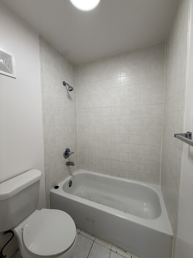 Building Photo - 2912 NW 55th Ave