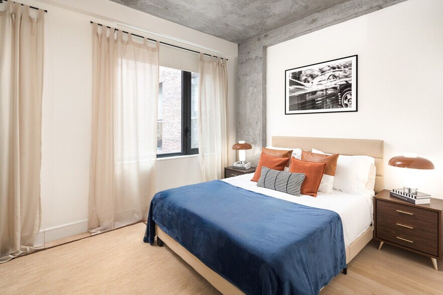 Building Photo - 119 W 24 St