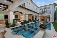 Building Photo - 20101 SW Cypress St