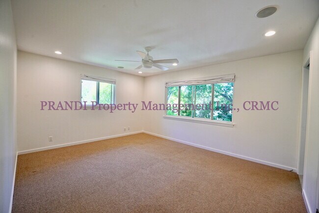 Building Photo - Stunning Seminary Gem, Modern Finishes & P...
