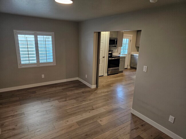 Building Photo - 13067 Twisted Oak Dr