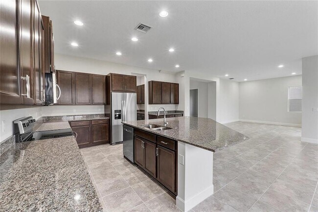 Building Photo - 14929 RedCove Pl