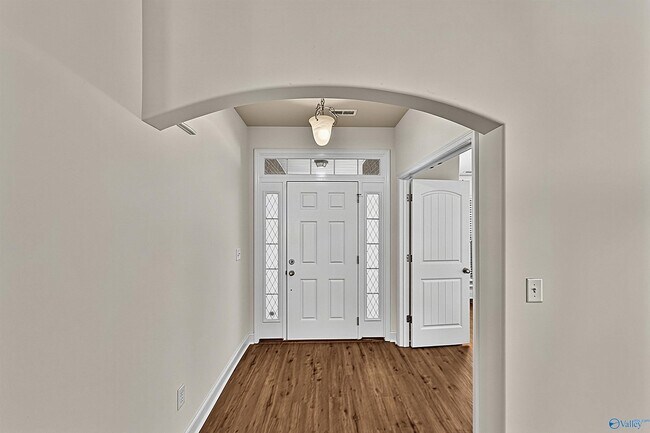 Building Photo - 130 Tybee Dr
