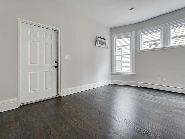 Building Photo - 486 Bramhall Ave