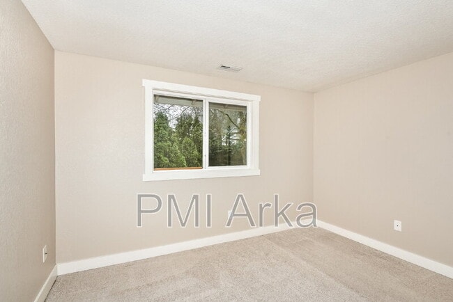 Building Photo - 320 166th Pl SE