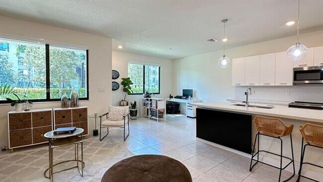 Building Photo - 4640 NW 84th Ave